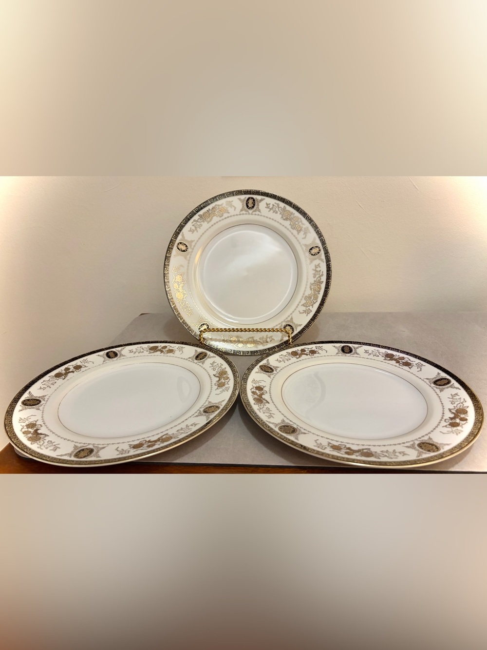 Set of 3 Meito China Black Cameo Gold Trim Dinner Plates Made in Japan 10”
